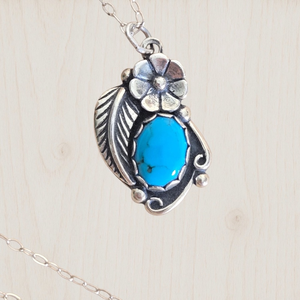 Vtg Wheeler Manufacturing WM Sterling Silver Turquoise Floral Pendant Necklace